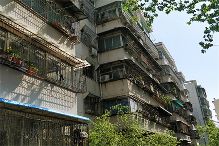 华龙西苑3室2厅1卫85万105.25m2中档装修出售